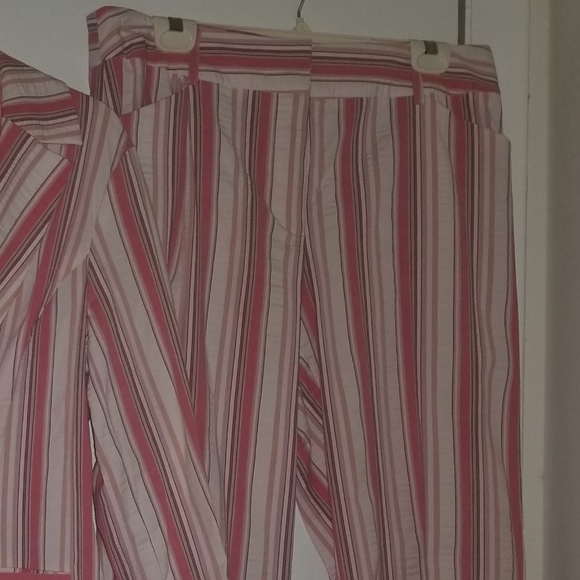 Seersucker Capri Set - Picture 4 of 8